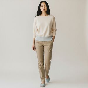 St. John Sz Small 100% Wool Pale Beige Blue Hem 3/4 Sleeve Round Neck Sweater